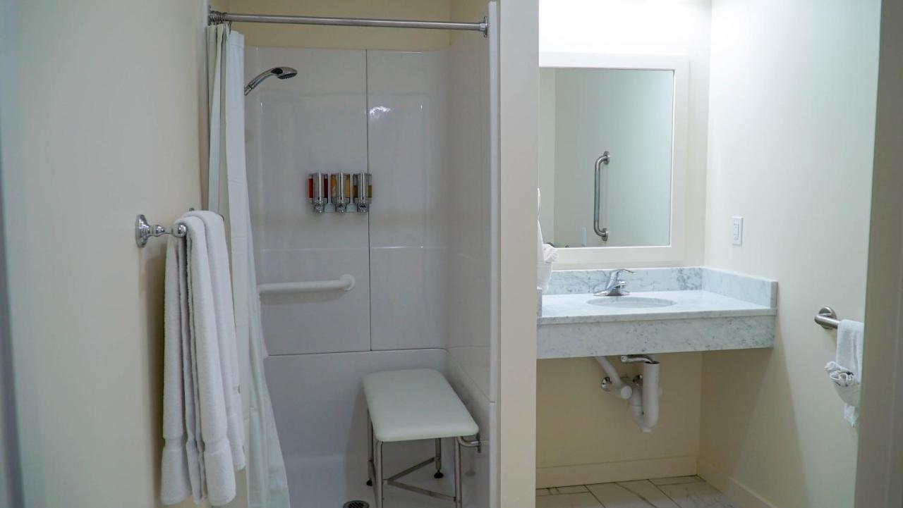 Circle Hotel 4*